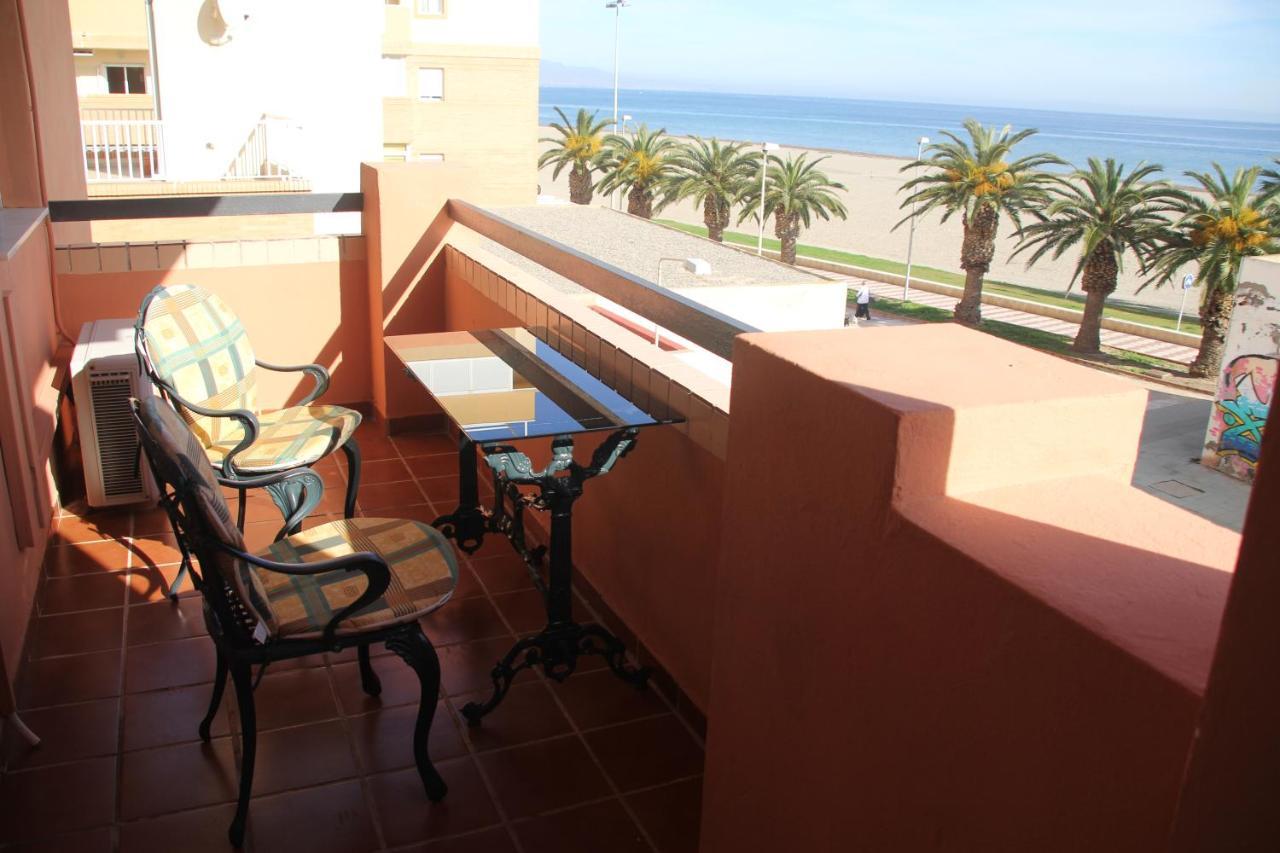 רוקאוטס דה מר Apartamento En Primera Linea De Playa, Con Vistas A La Playa Y Con Wifi מראה חיצוני תמונה